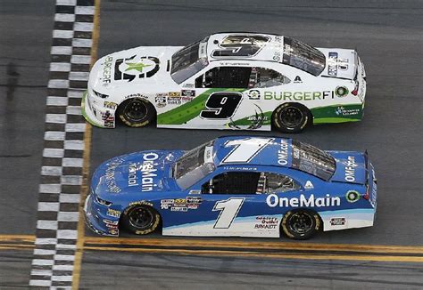 2018 daytona xfinity finish.